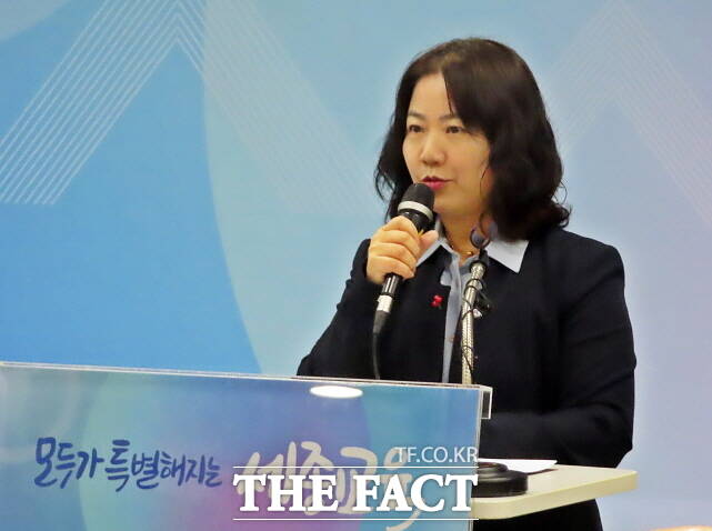 13일 오전 세종시교육청 대회의실에서 열린 기자회견에서 구연희 세종시교육감 권한대행(부교육감)이 발언하고 있다. /김형중 기자