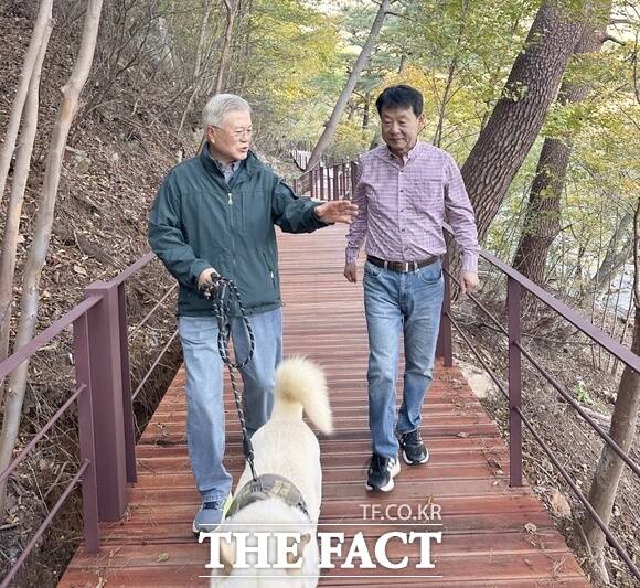 김한수 전 배재대학교 부총장의 교육 담론을 담은 북콘서트가 오는 17일 오후 3시 배재대학교 21세기관 콘서트홀에서 열리는 가운데 문재인 전 대통령이 참석해 대전 교육을 논의한다. /김한수 전 부총장