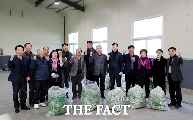 경남 하동군 취나물 초매식 모습. /하동군