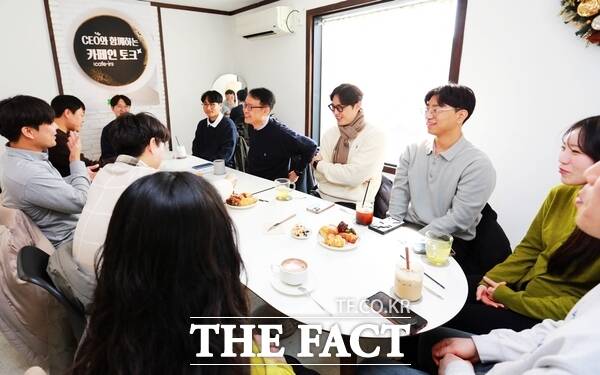 대전교통공사는 14일 본사 인근 카페에서 사장과 직원 간 소통프로그램인 카페인(Cafe-in) 토크를 처음 진행했다. /대전교통공사