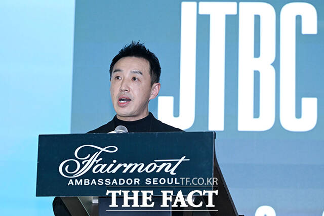 곽준석 JTBC 편성전략실장이 14일 오후 서울 영등포구 페어몬트 앰배서더 서울 그랜드볼룸에서 열린 JTBC '2026 밀라노 코르티나 동계올림픽' 기자간담회에 참석해 인사말을 하고 있다. /서예원 기자