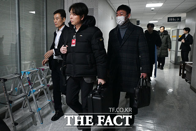 경찰, 김병기 의원 사무실 압수수색 돌입.