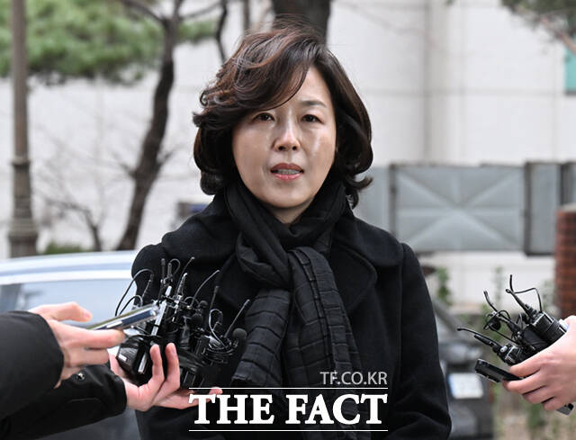 서울경찰청 공공범죄수사대는 15일 오전 정치자금법 및 청탁금지법 위반, 특정범죄가중처벌법상 뇌물수수 등 혐의를 받는 김경 서울시의원을 불러 조사하고 있다. /이새롬 기자