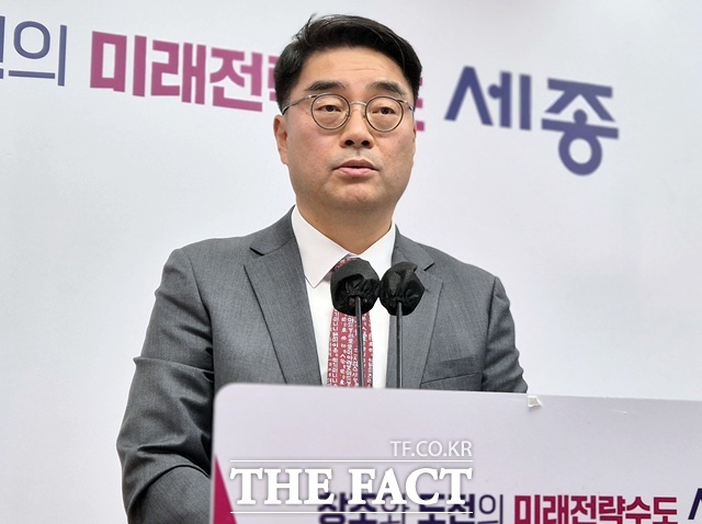 남궁호 세종시 문화체육관광국장이 15일 시청 정음실에서 2026년 문화체육관광국 주요 업무계획을 발표하고 있다. /김형중 기자