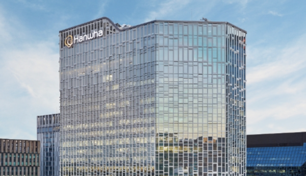 한화 이사회는 14일 테크 및 라이프 부문을 신설법인으로 분할하는 안을 결의했다. /한화