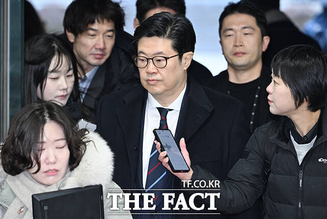 국내 최대 사모펀드(PEF) 운용사 MBK파트너스가 금융당국의 중징계 리스크가 이어지는 가운데, 회생 절차 중인 홈플러스에 1000억원 규모의 긴급 운영자금(DIP 대출) 지원에 나섰다. /박헌우 기자