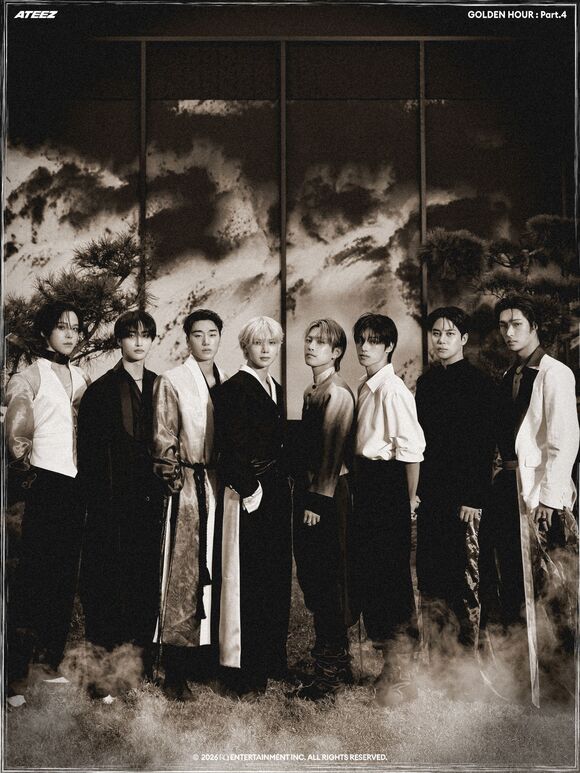 에이티즈가 미니 13집 'GOLDEN HOUR : Part.4'의 콘셉트 포토를 공개했다. 한 폭의 동양화를 떠올리게 하는 모노톤의 분위가 특징이다. /KQ엔터