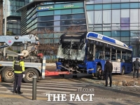  서대문역 인근 버스 돌진, 13명 부상…'직진 버스 급히 좌회전' (종합)