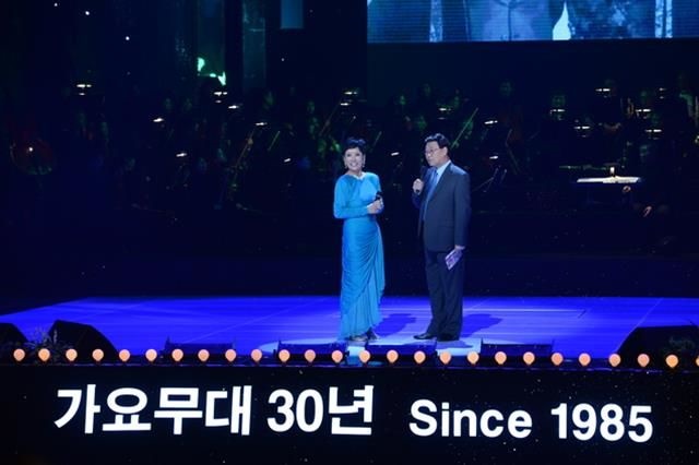 가요무대가 지켜야 할 것은 속도가 아니라 깊이다. 지금이라도 원로와 레전드급 가수, 중견 가수, 신인과 무명 가수가 어우러지는 균형을 되찾아야 한다는 목소리가오는 이유다. /KBS