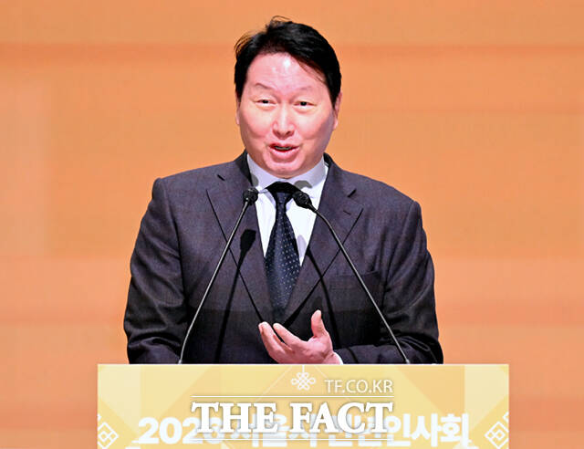 최태원 대한상공회의소 회장 겸 SK그룹 회장이 7일 서울 중구 대한상공회의소에서 열린 2026 서울시 신년인사회에 참석해 신년사를 하고 있다. /이새롬 기자