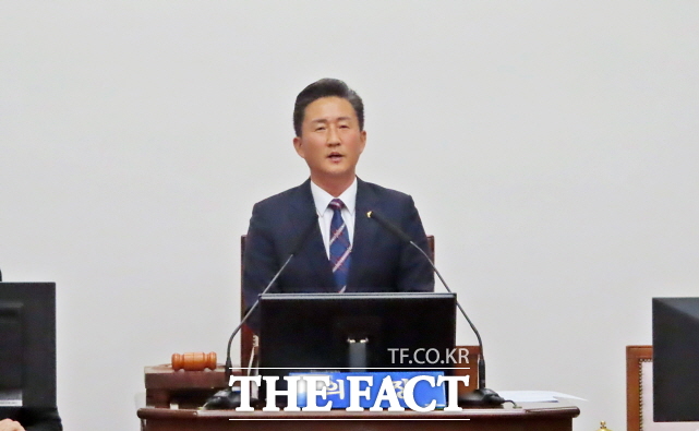 임달희 공주시의장이 19일 제263회 공주시의회 임시회에서 개회사를 하고 있다. /김형중 기자