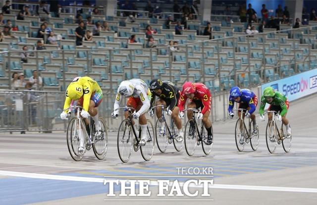  데뷔 연승을 거둔 이승원과 박제원을 포함한 30기 신인 돌풍이 경륜 레이스에 거세게 일고 있다./국민체육진흥공단
