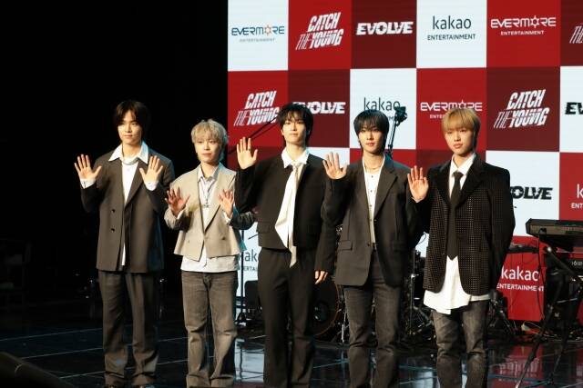 밴드 캐치더영이 19일 저녁 6시 첫 정규앨범 'EVOLVE'를 발매한다. /에버모어엔터테인먼