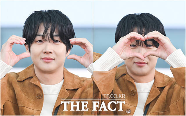 배우 최우식이 19일 오전 해외 일정 참석차 인천 중구 인천국제공항을 통해 파리로 출국하며 포즈를 취하고 있다. /인천국제공항=서예원 기자