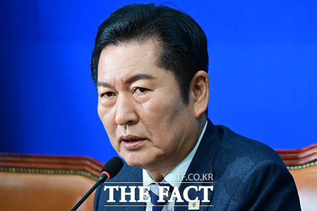 정청래 더불어민주당 대표가 19일 오전 서울 여의도 국회에서 열린 최고위원회의에서 모두발언을 하고 있다. /국회=남윤호 기자