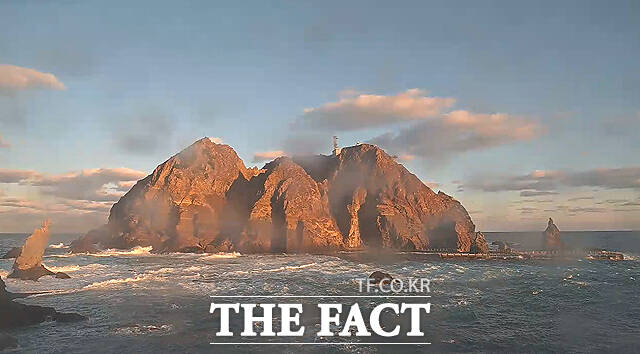 독도(서도)인근 앞바다에 물결이 일고 있다. /울릉군청 홈페이지 동영상 캡처