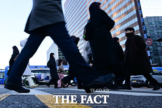 지난해 금천구노동자지원센터의 노동상담 건수는 총 852건으로, 이중 부당해고 217건과 임금체불 200건이 절반을 차지했다. 이외에도 기타 182건, 직장내괴롭힘 및 성희롱 76건, 근로시간 73건, 부당노동 37건, 실업급여 39건, 산업재해 28건으로 다양한 직장 문제로 방문했다./ 더팩트DB