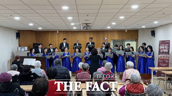 대전시립합창단 찾아가는 음악회 공연 모습. /대전 동구