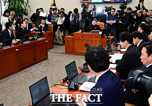 이혜훈 기획예산처 장관 후보자 인사청문회 개최 여부로 충돌한 여야.