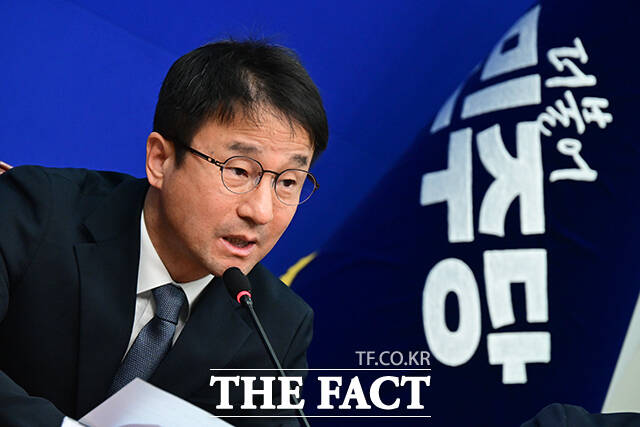 정청래 더불어민주당 대표가 19일 오전 서울 여의도 국회에서 열린 최고위원회의에서 모두발언을 하고 있다. /국회=남윤호 기자