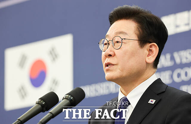 이재명 대통령(오른쪽)이 19일 오후 청와대에서 조르자 멜로니 이탈리아 총리와 한-이탈리아 공동언론발표를 하고 있다. /뉴시스