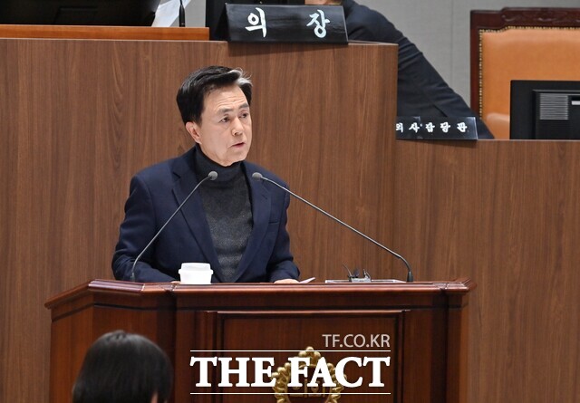 김태흠 충남도지사가 20일 충남도의회 제363회 임시회 제1차 본회의 2026년 주요업무계획 보고를 통해 대전·충남 행정통합 관련한 방침을 재천명하고 있다. /충남도