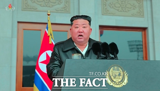 김정은 북한 국무위원장이 룡성기계연합기업소 1단계 리모델링 준공식에서 양승호 내각부총리를 해임했다. 사진은 지난 16일 평양 김일성경기장에서 열린 사회주의애국청년동맹 창립 80주년 기념대회에 참석한 김 위원장. /뉴시스, 조선중앙TV 갈무리