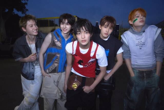 그룹 코르티스의 노래 FaSHioN이 18일 기준 스포티파이 누적 재생수 1억 회를 돌파했다. /빅히트 뮤직