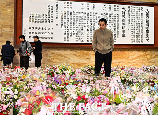 장동혁 국민의힘 대표가 20일 오전 서울 여의도 국회 로텐더홀에서 엿새째 단식을 이어가고 있다. /국회=배정한 기자