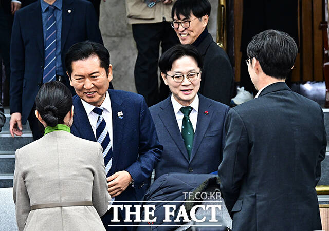 김정관 산업통상부 장관이 20일 오후 서울 여의도 국회에서 열린 AX 발전을 위한 정책간담회에 참석해 인사말을 하고 있다.