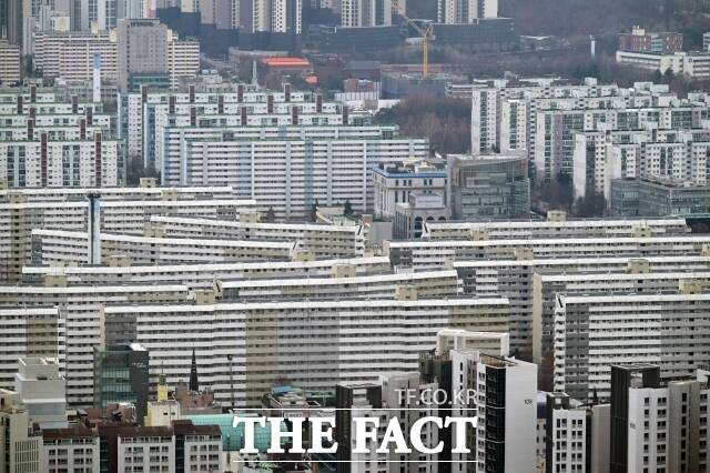 전국 아파트 1순위 청약 시장이 6개월 연속 한 자릿수 경쟁률에 그친 것으로 나타났다. /남윤호 기자