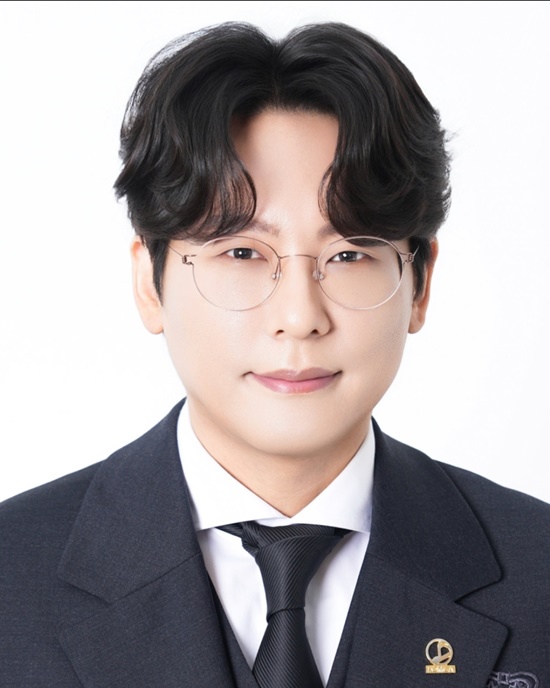 싱어송라이터 이시하가 한국음악저작권협회(KOMCA) 제25대 회장으로 당선되며, 음저협은 또 한 번의 중대한 변곡점을 맞았다. 이 당선자는 오는 2월25일 이·취임식을 갖고, 다음날부터 곧바로 4년간의 정식 임기를 시작한다. /KOMCA