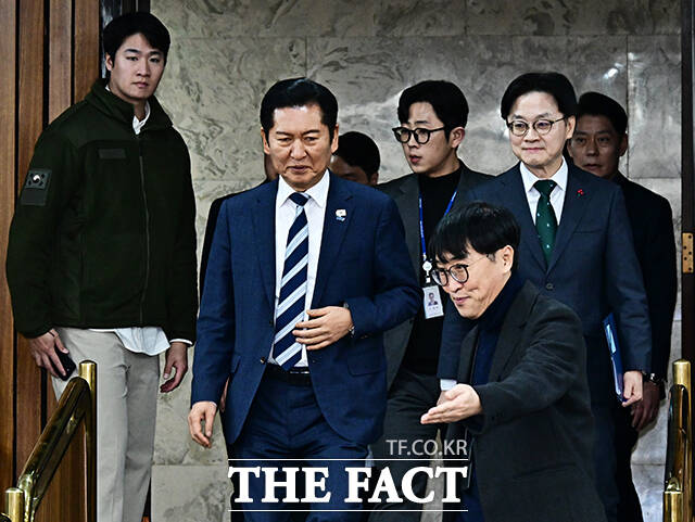 김정관 산업통상부 장관이 20일 오후 서울 여의도 국회에서 열린 AX 발전을 위한 정책간담회에 참석해 인사말을 하고 있다.