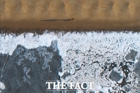  '꽁꽁 얼어붙은' 바다 [포토]