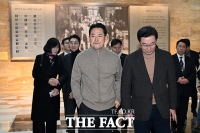  '단식 엿새째' 로텐더홀 거니는 장동혁 대표 [TF사진관]