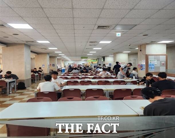 인천대학교 천원의 아침밥 현장. /인천시