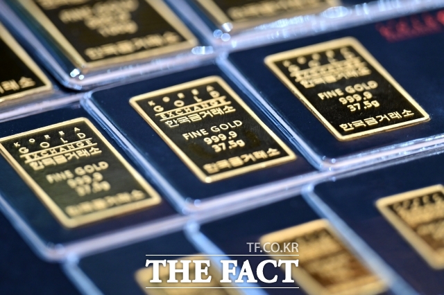 20일(현지시간) 로이터 통신 등에 따르면 이날 런던 현물 금 가격은 온스당 장중 4701.23달러까지 올랐다. /남윤호 기자