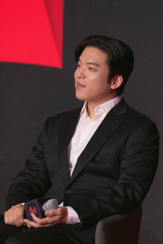 넷플릭스 간판 예능 흑백요리사 심사위원 안성재 셰프가 프로그램에 대한 사랑에 감사함을 전하면서도 2026년 넷플릭스 라인업이 기대된다고 밝혔다. /넷플릭스