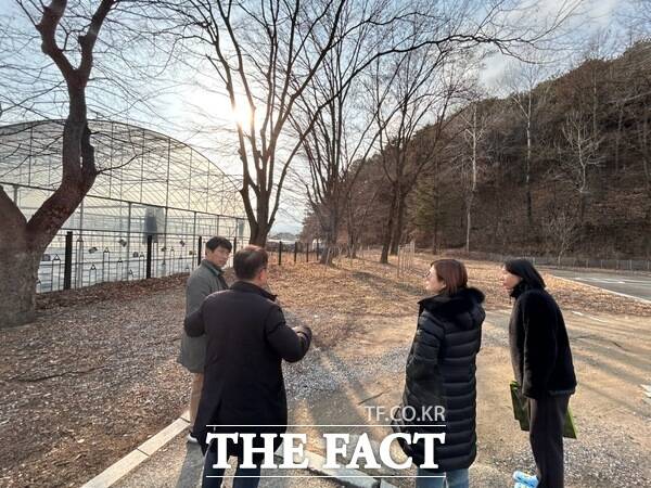 금산군-제원중 학교숲 조성 협의 모습. /금산군