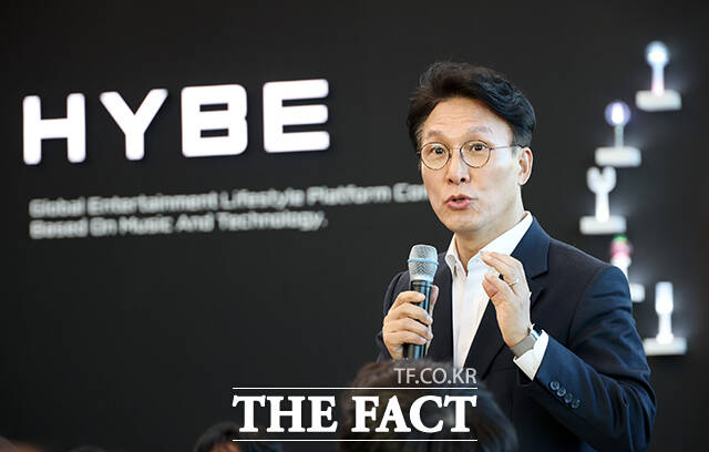 김민석 국무총리가 21일 오후 서울 용산구 하이브 사옥에서 열린 청년 종사자 타운홀 미팅에 참석해 인사말을 하고 있다. /청사사진기자단