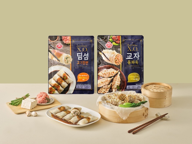 오뚜기가 프리미엄 만두 브랜드 'X.O. 만두'의 신제품 X.O. 만두 '교자 동파육', '딤섬 고기창펀' 2종을 출시했다. /오뚜기