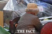  '아침 최저 -17도' 혹한에 맞서는 전통시장 상인들 [TF사진관]