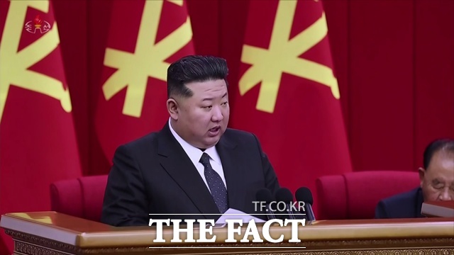 북한의 제9차 당대회가 당초 예상보다 늦춰지고 있다는 관측이 나온다. 사진은 김정은 북한 국무위원장. /뉴시스, 조선중앙TV 갈무리