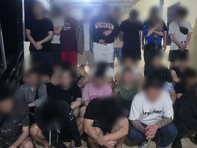 경찰청·법무부·외교부·국가정보원으로 구성된 초국가범죄 특별대응 TF는 캄보디아를 거점으로 우리 국민 869명에게 약 486억원을 가로챈 73명(남 65명·여 8명)을 국내로 강제 송환한다고 22일 밝혔다./경찰청 제공