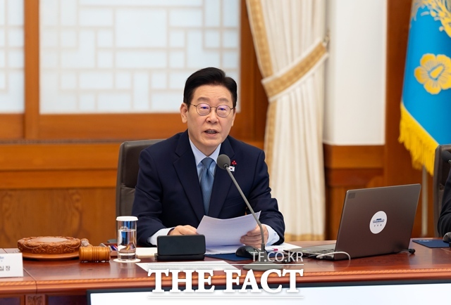 이재명 대통령의 탕평 인사가 시작부터 큰 위기를 맞았다. 이 대통령이 15일 청와대에서 주재한 제19차 수석보좌관회의에서 발언하고 있다. /청와대