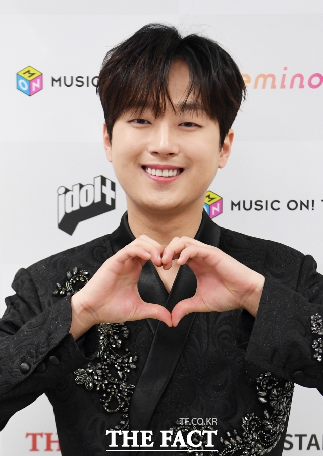 트롯 오디션 출신 가수 겸 방송인, 멀티엔터테이너로 자리매김한 이찬원 기운은 고도명립(高道名立), 명진사해(名震四海). 사진은 이찬원이 '2023 더팩트 뮤직 어워즈(TMA)' 당시 인터뷰에 앞서 포즈를 취하고 있다. /더팩트 DB