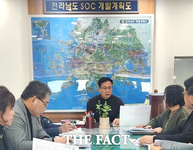 23일 목포시가 권역별 현안 업무 점검 회의를 개최하고 있다. /목포시