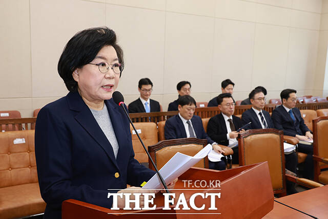 이혜훈 기획예산처 장관 후보자가 23일 오전 서울 여의도 국회 재정경제기획위원회에서 열린 인사청문회에 참석해 모두발언을 하고 있다. /국회=배정한 기자