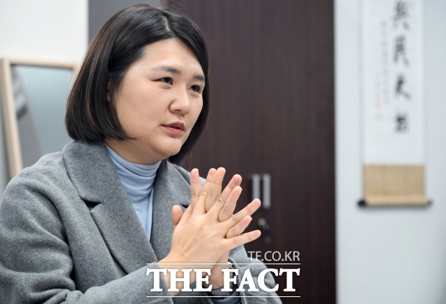 손솔 의원은 2030세대 보수화에 대해 젊은 세대들이 기성세대에 까칠한 게 맞다고 본다. 까칠한 게 사회 변화의 원동력 중 하나라고 보기 때문이다. 내가 기득권과 다른 이야기를 할 수 있어야 된다. 오히려 청년들의 이 까칠함을 규정하고 재단하려고 하는 조급한 마음이 사회에 있는게 아닐까 싶다고 말했다. /남용희 기자