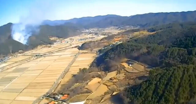 25일 오후 1시 33분쯤 경주시 산내면 외칠리 인근 야산에서 산불이 발생했다. /경북소방본부